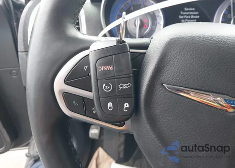 2018 Chrysler 300 Limited z USA, uszkodzony, nr VIN 2C3CCAEGXJH207867